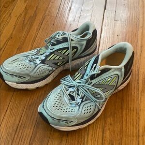 New Balance Trufuse 860 Women's Athletic Shoes - Light Blue and Neon Yellow 8.5